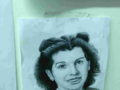 Un disegno realizzato per tatuare il ritratto della nonna morta